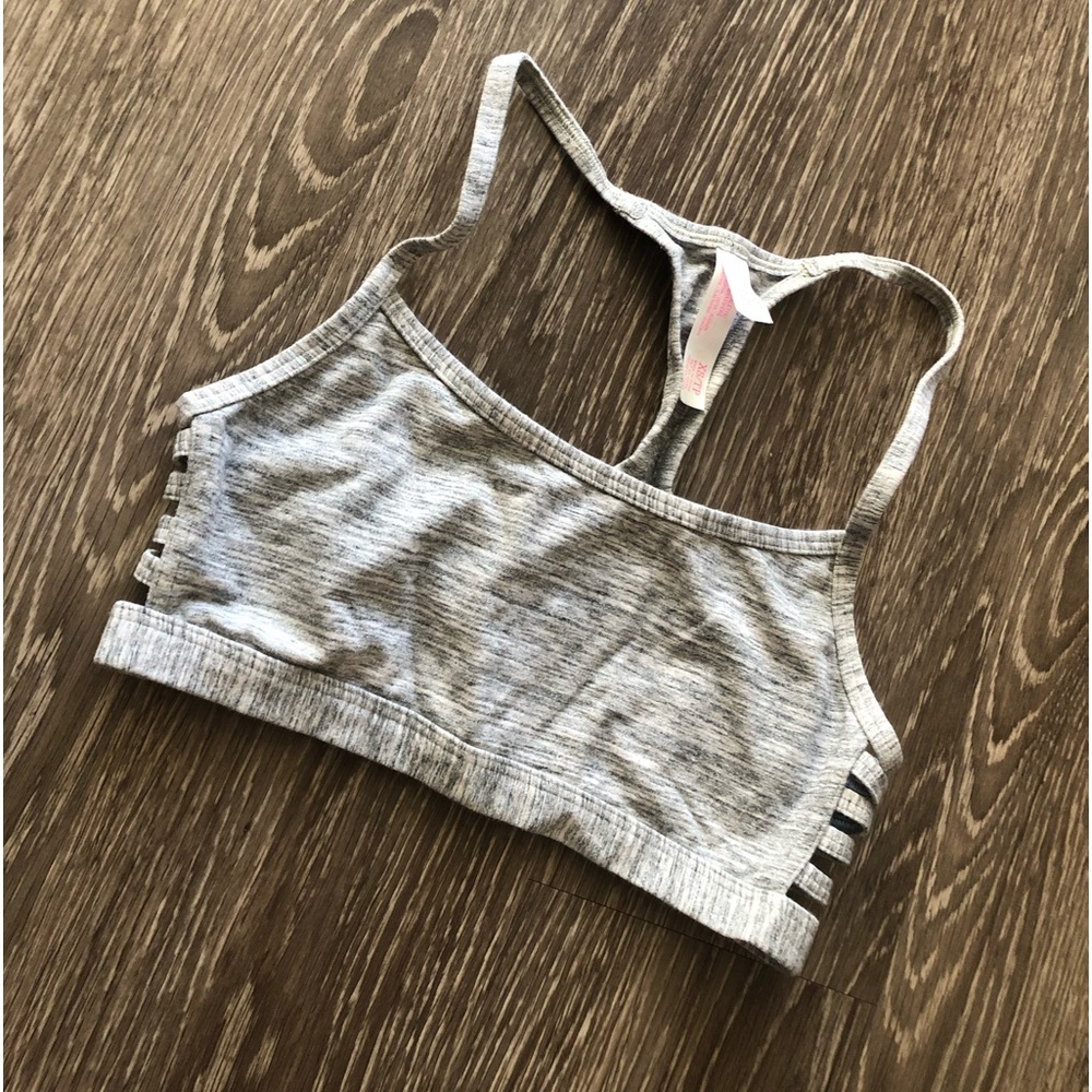 sports bra